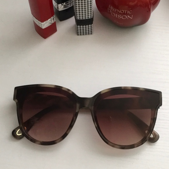 ELLE SADOUGHI “Brooklyn” Sunglasses in Tortoise. NEW 103 main image 4